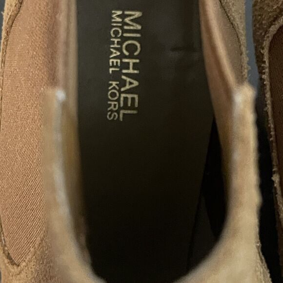 Michael Kors Suede "Lottie" Bootie in Luggage Tan Hard To Find 8.5 Heeled logoMK - Picture 8 of 8